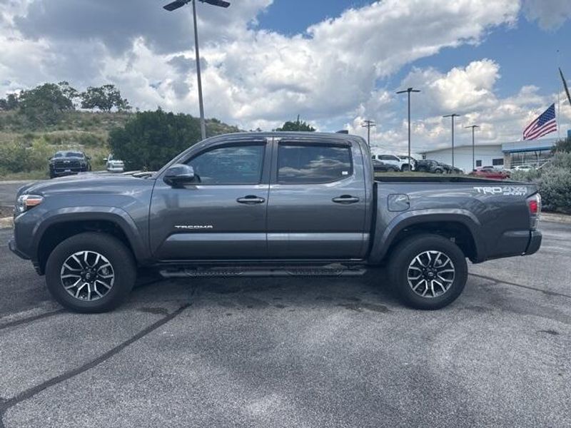 2021 Toyota Tacoma 4x4 SR photo 8