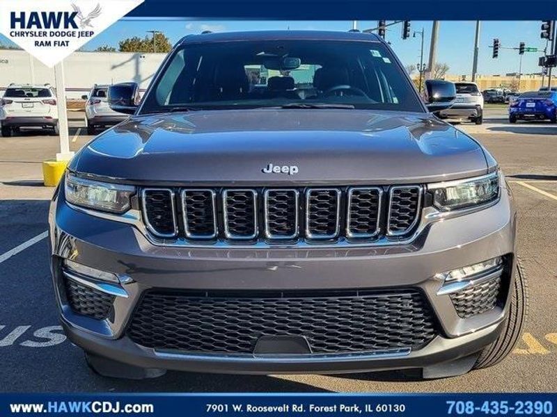 2024 Jeep Grand Cherokee Limited photo 4