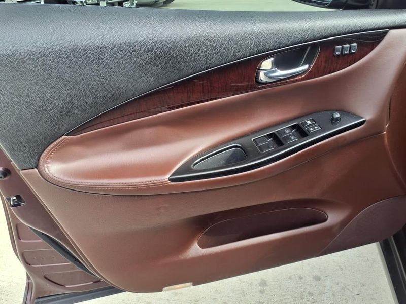 2017 INFINITI QX50 BaseImage 20