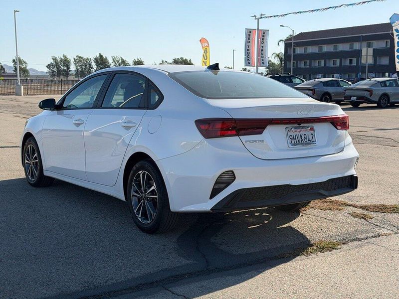 Used 2023 Kia Forte LXSImage 5
