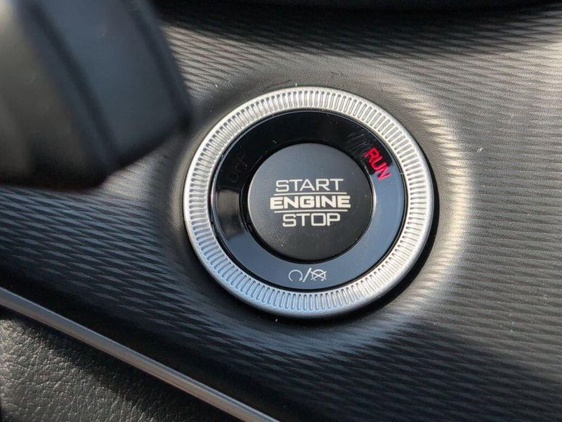 2025 Jeep Grand Cherokee Altitude X 4x2Image 18