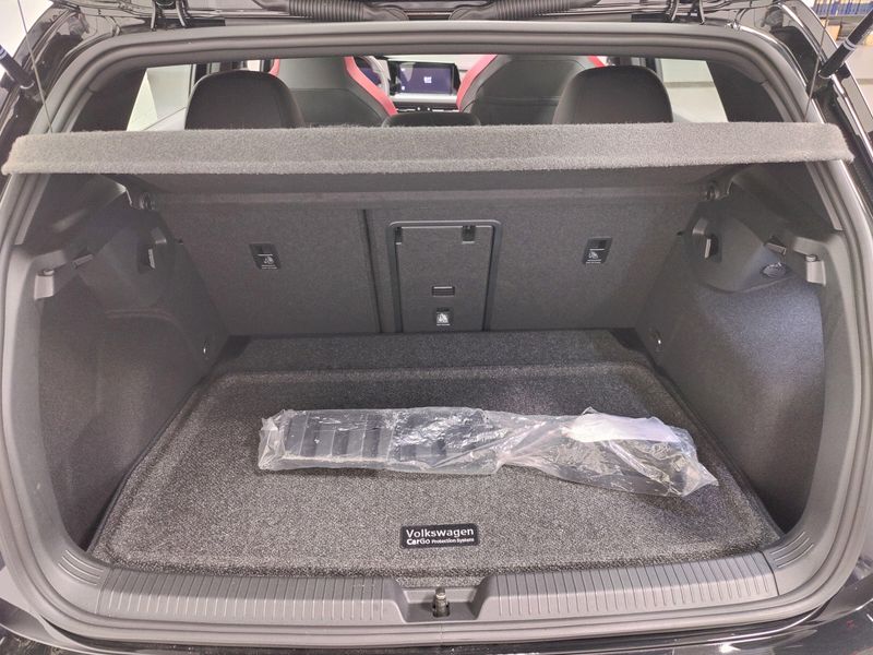 2024 Volkswagen Golf GTI SE w/Sunroof/Leather PkgImage 28
