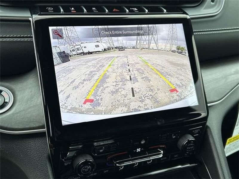 New 2024 Jeep Grand Cherokee Limited 4x4Image 21