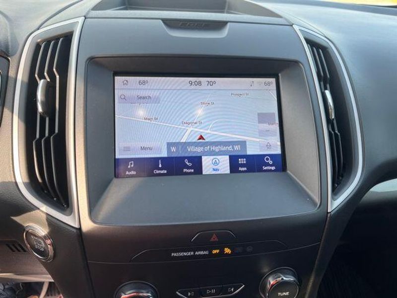 2020 Ford Edge SEL photo 19