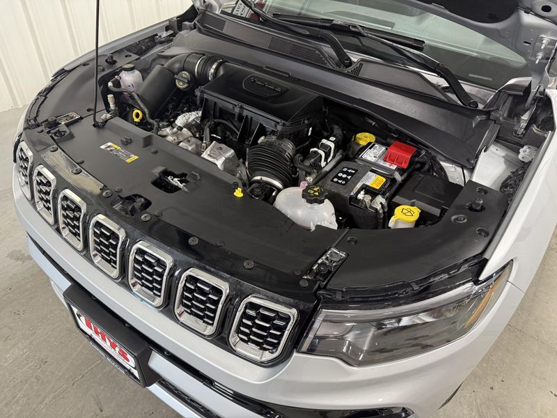 Used 2024 Jeep Compass LimitedImage 17