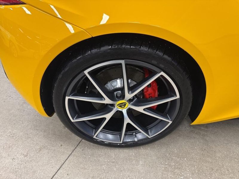 2024 Lotus Emira 