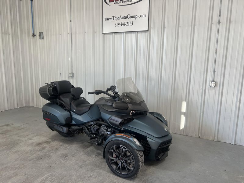 Used 2023 F3 Spider Limited Can Am Image 2