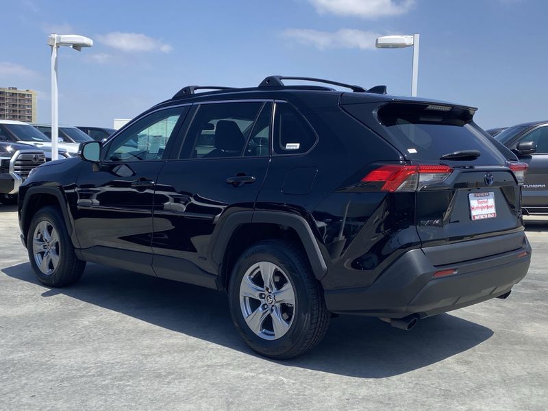 2024 Toyota RAV4 XLEImage 6