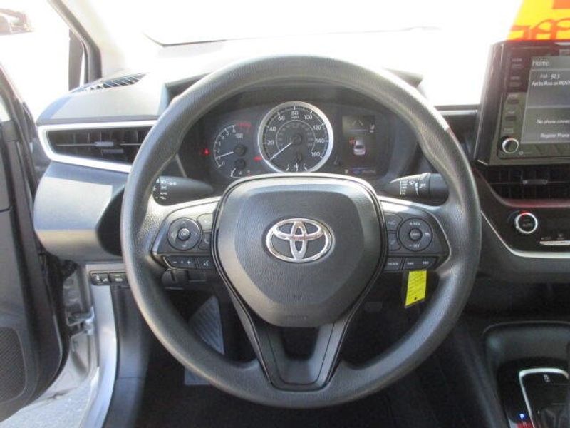2022 Toyota Corolla LEImage 17