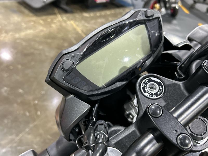 2025 Suzuki SV650 ABS  in a GREEN/BLACK exterior color. Del Amo Motorsports of Redondo Beach (424) 390-7811 delamomotorsports.com 