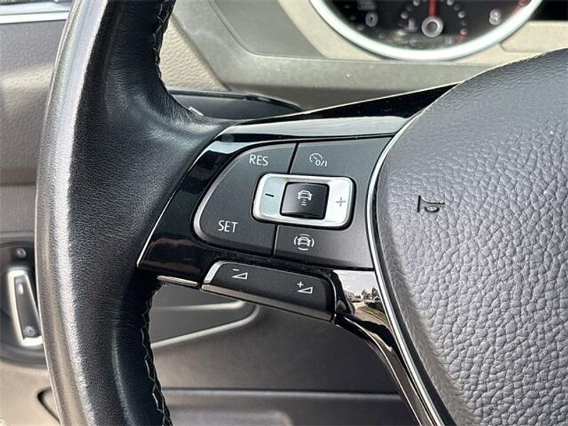 2021 Volkswagen Tiguan 2.0T SE R-Line BlackImage 24