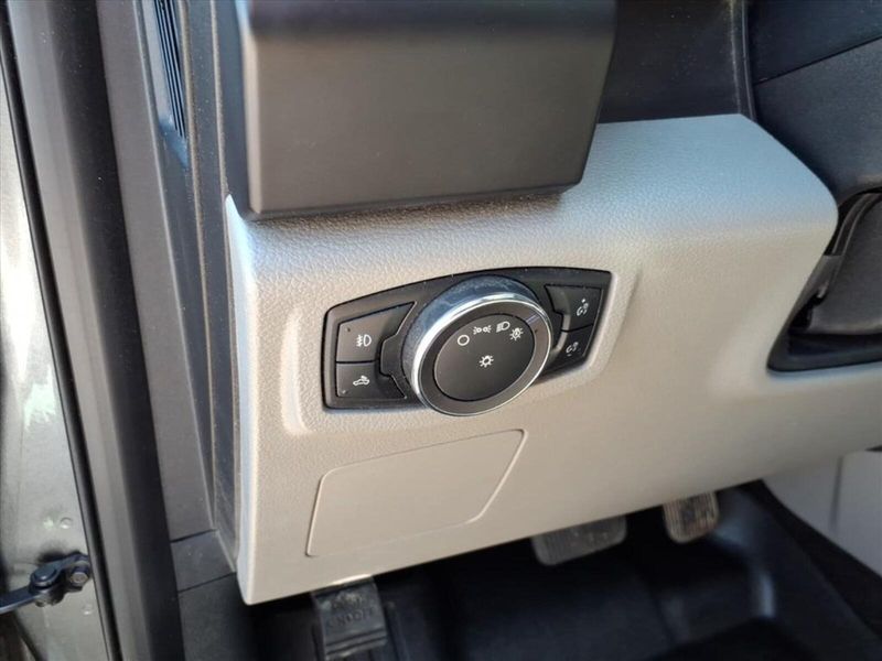 2016 Ford F-150 XL photo 26