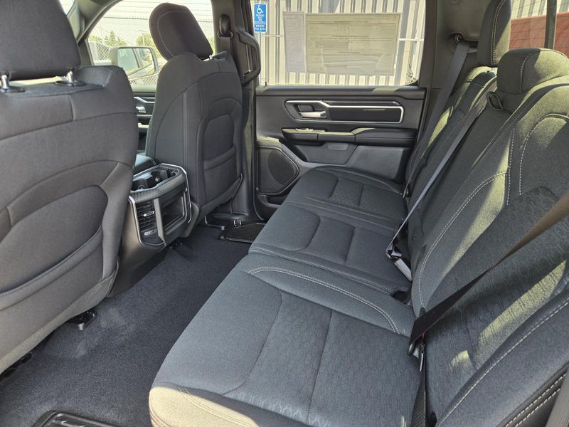 New 2026 RAM 1500 Big Horn Crew Cab 4x2 5'7' Box