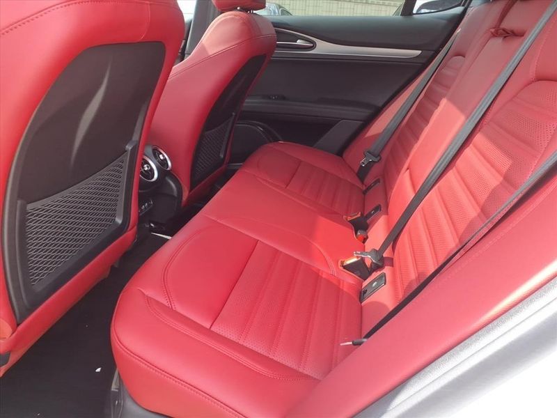 New 2025 Alfa Romeo Stelvio AwdImage 11