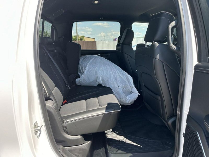 2025 RAM 1500 LaramieImage 12