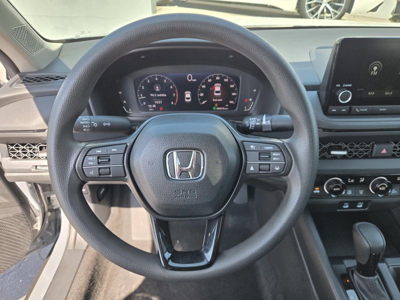 Used 2025 Honda Accord Sedan SE CVT