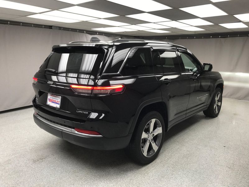 Used 2022 Jeep Grand Cherokee LimitedImage 19