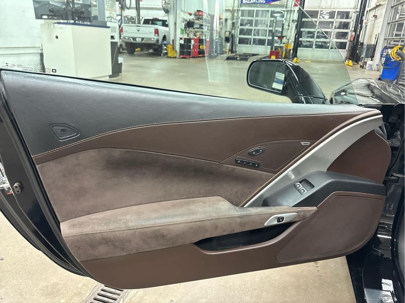 2015 Chevrolet Corvette Stingray 3LT Z51 photo 23