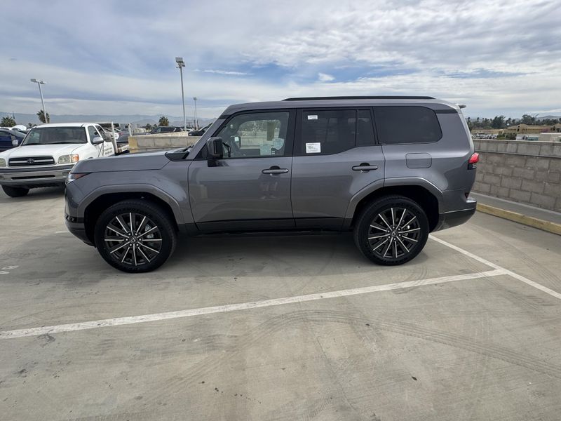 New 2026 Lexus GX 550 OvertrailImage 6