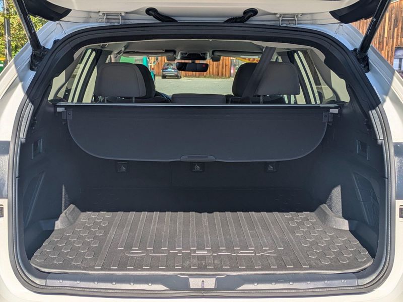 2020 Subaru Outback Premium photo 33