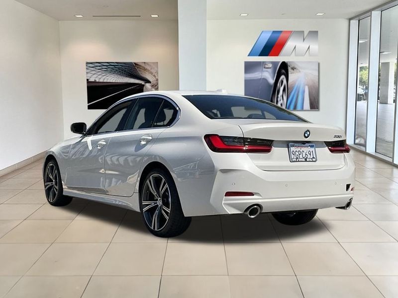 2024 BMW 3 Series 330iImage 5