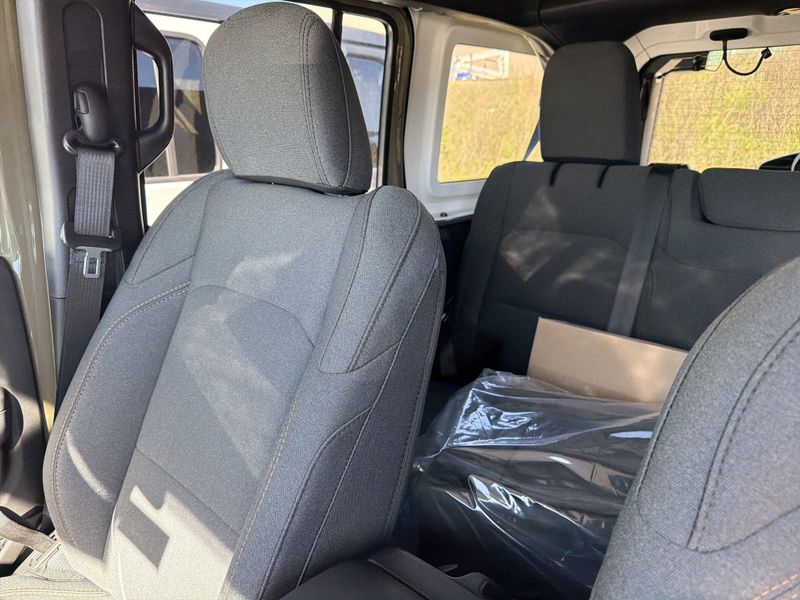 New 2026 Jeep Wrangler 4-door Sport SImage 26