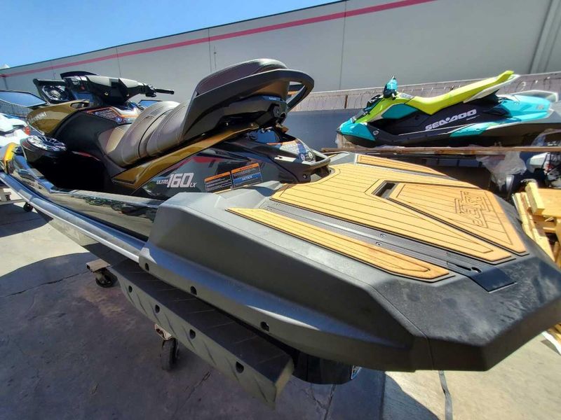 Used 2023 Kawasaki Jet Ski Ultra 160 LX Image 10