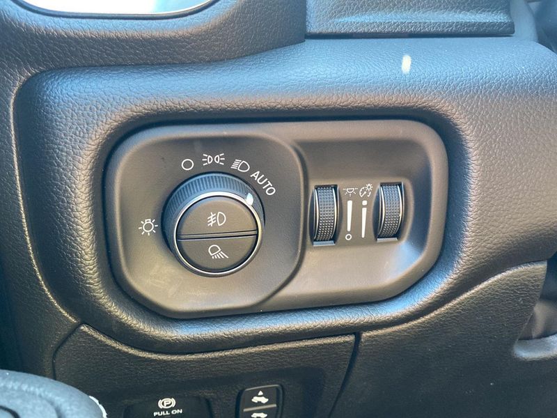 2026 Ram 1500 Laramie photo 36