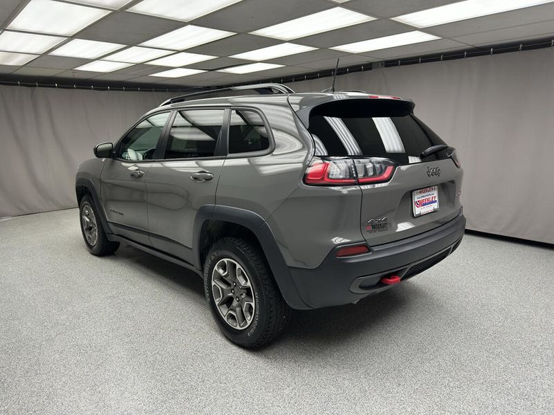 Used 2022 Jeep Cherokee TrailhawkImage 2