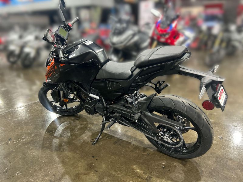 New 2026 KTM 250 DUKE Image 16