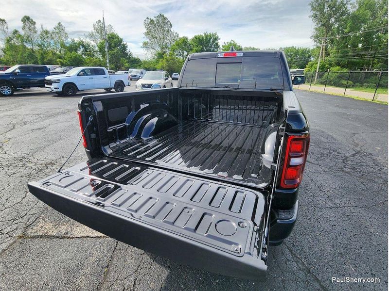 New 2026 RAM 1500 Warlock Crew Cab 4x4 5'7' Box