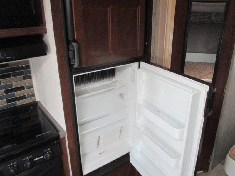 Used 2016 Mercedes-Benz Sprinter 3500 Chassis Image 19