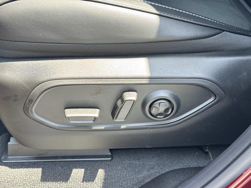 New 2026 Jeep Grand Cherokee L Laredo Altitude 4x2