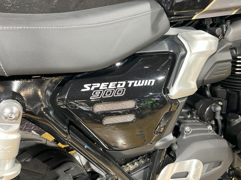 2025 Triumph SPEED TWIN 900 Image 14