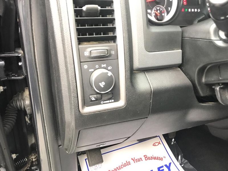 Used 2014 RAM 1500 ExpressImage 11