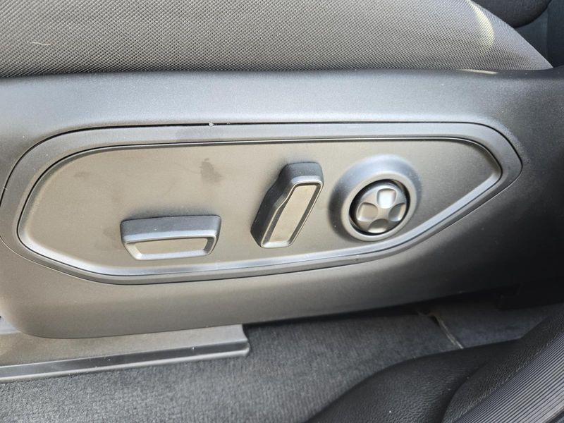 New 2026 Jeep Grand Cherokee L Laredo X 4x2