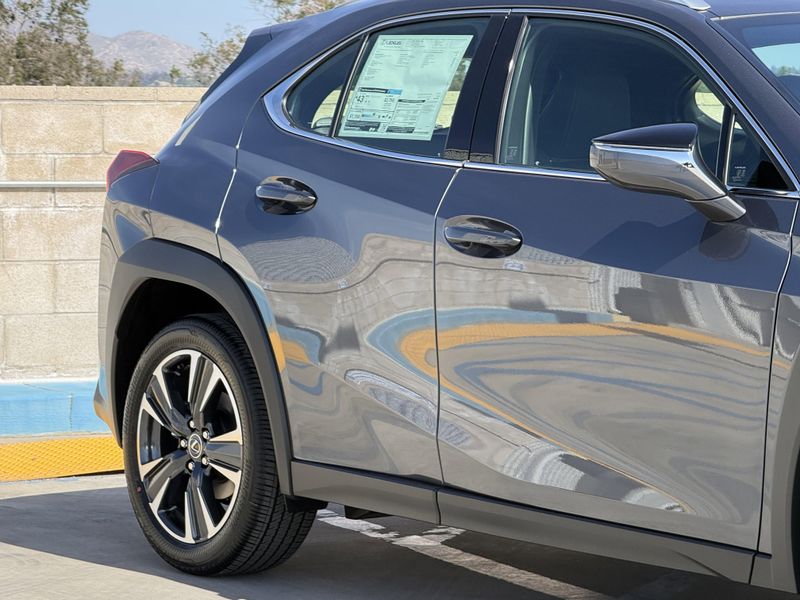 New 2026 Lexus UX 300hImage 5