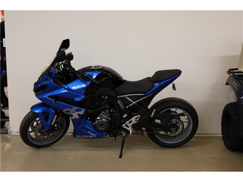 Used 2024 Suzuki GSX8R Image 2