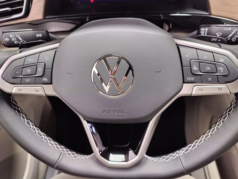 Used 2025 Volkswagen Atlas SE 4-Motion AWDImage 25