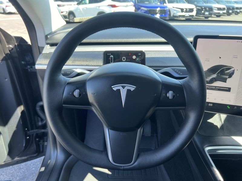 2021 Tesla Model Y Long RangeImage 9