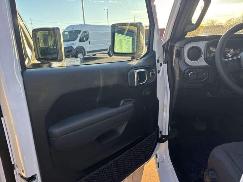 New 2026 Jeep Wrangler 4-door Sport SImage 21