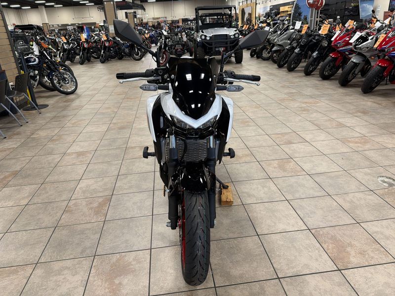 New 2026 Kawasaki Z500 SE ABS Image 12