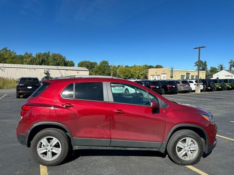 2021 Chevrolet Trax LT photo 4