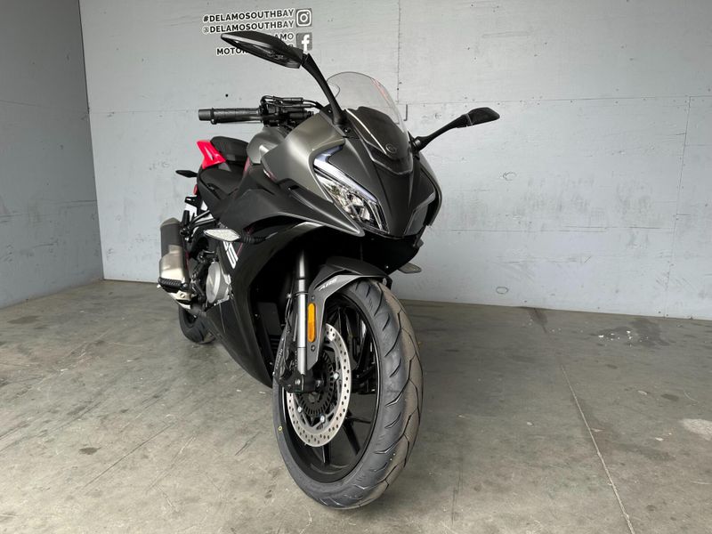 New 2025 CFMOTO 300SS Image 12