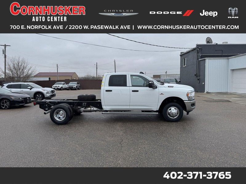 2024 RAM 3500 Chassis Cab TradesmanImage 1
