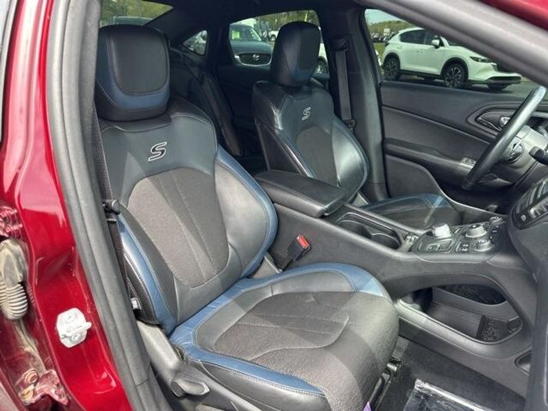 2016 Chrysler 200 SImage 14