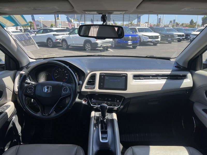 2017 Honda HR-V EX-L NaviImage 19
