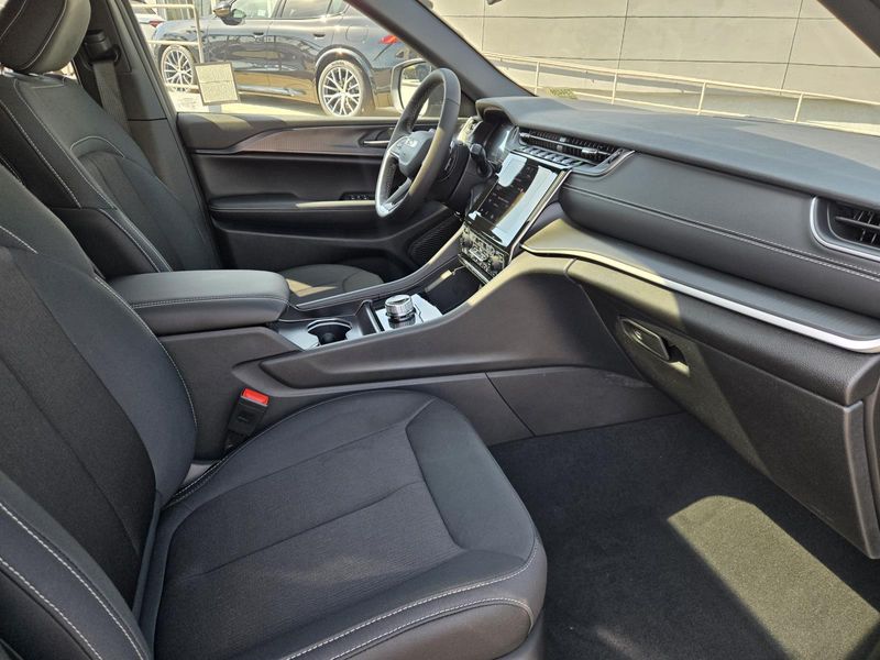 New 2026 Jeep Grand Cherokee L Laredo X 4x2