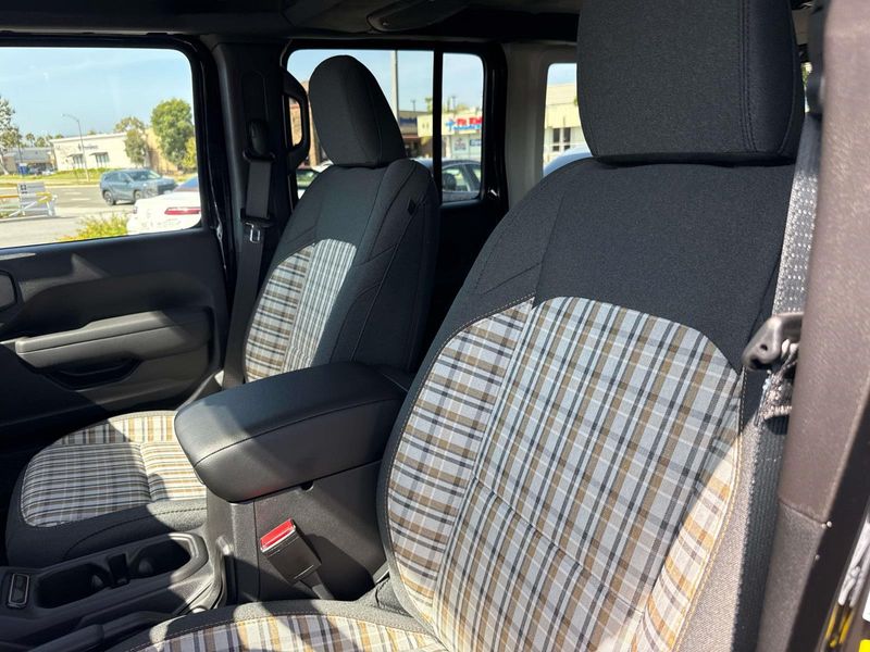 New 2026 Jeep Wrangler 4-door 85th Anniversary Edition