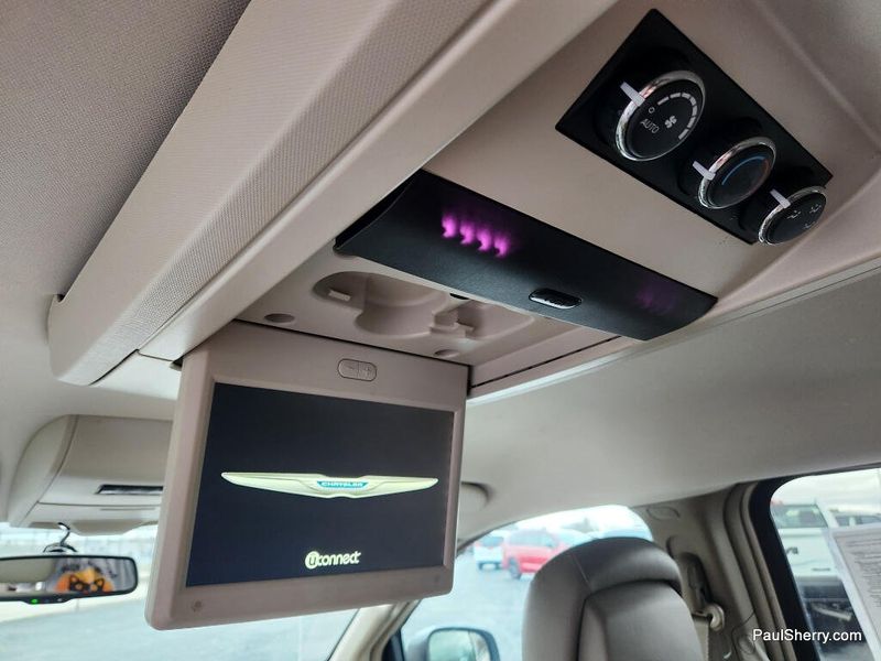 Used 2014 Chrysler Town & Country Touring